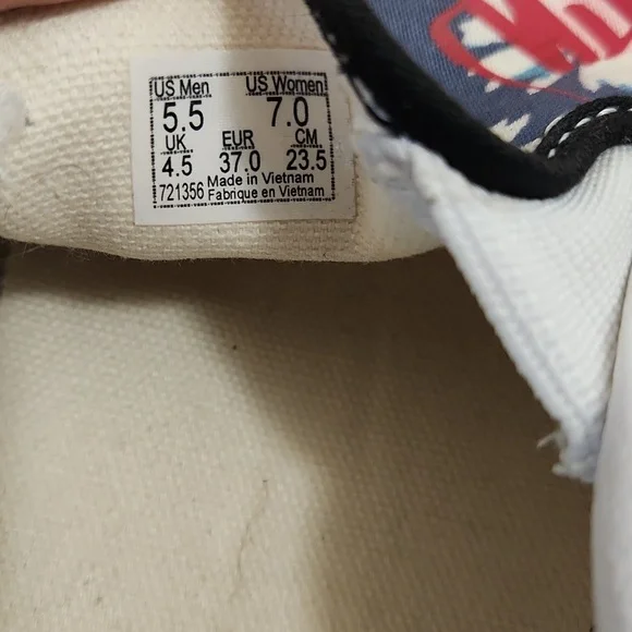 Vans Crew Red Floral Classic Slip On Sneakers. Size Womens 7  Mens 5.5 - Picture 6 of 7